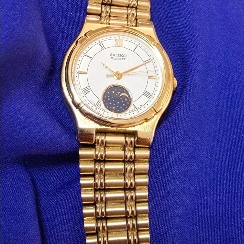 Seiko Vintage Rare Moonphase Women's Petite Watch Gold Tone